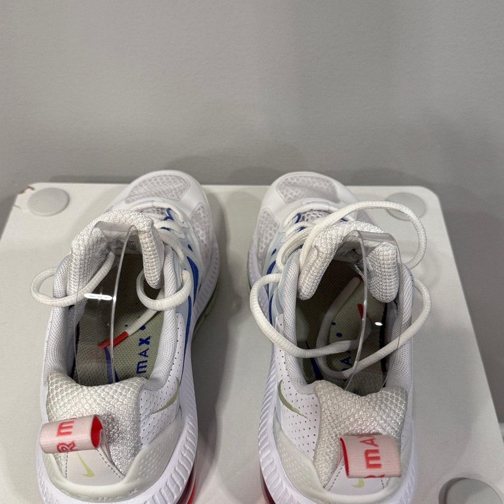 Nike Air Max Women’s SZ 6 White and Blue Sneakers - Picture 5 of 9